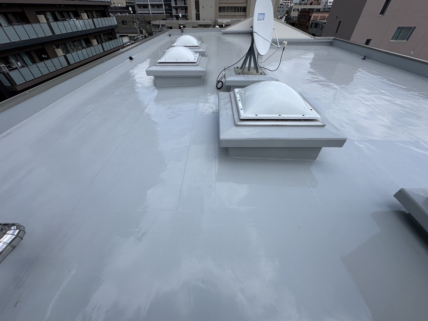 ベランダやバルコニーに防水工事は必要？雨漏りのリスクは？ | 八王子 